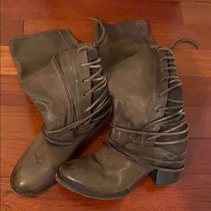 Amazing Free Bird COAL lace up boots